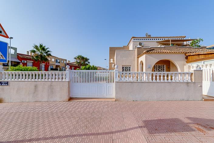 Image No.1-3 Bed Quad for sale