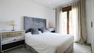 2-bed-almonte-upstairs-apartment-on-la-finca-golf-main-bed