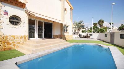 Superior-3-bed-detached-villa-with-pool-in-los-dolses-east-ext-pool