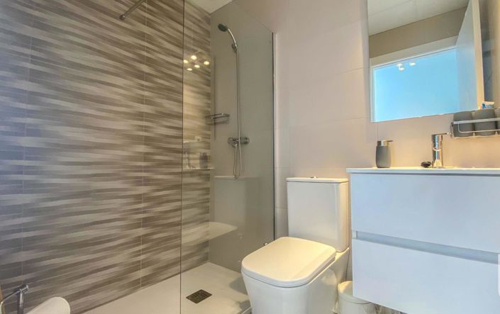 Image No.20-2 Bed Semi-Detached for sale