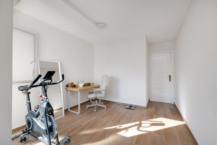 Image No.33-2 Bed Apartment for sale