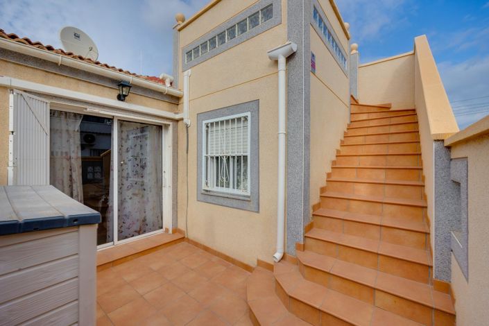 Image No.2-Propriété de 2 chambres à vendre à Torrevieja