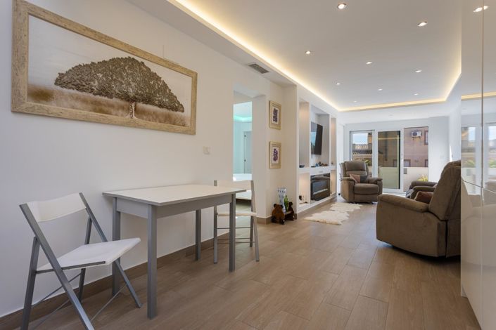 Image No.12-2 Bed House for sale