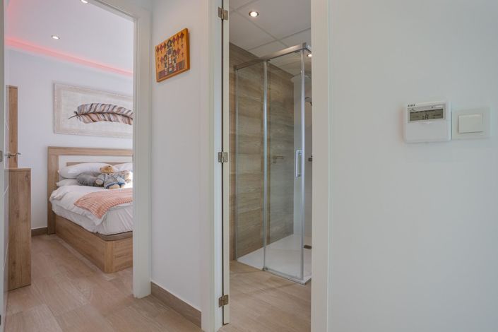 Image No.14-2 Bed House for sale