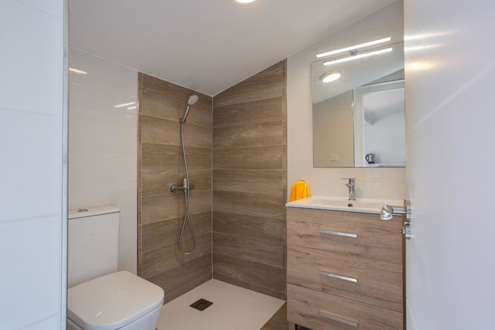 Image No.25-2 Bed House for sale