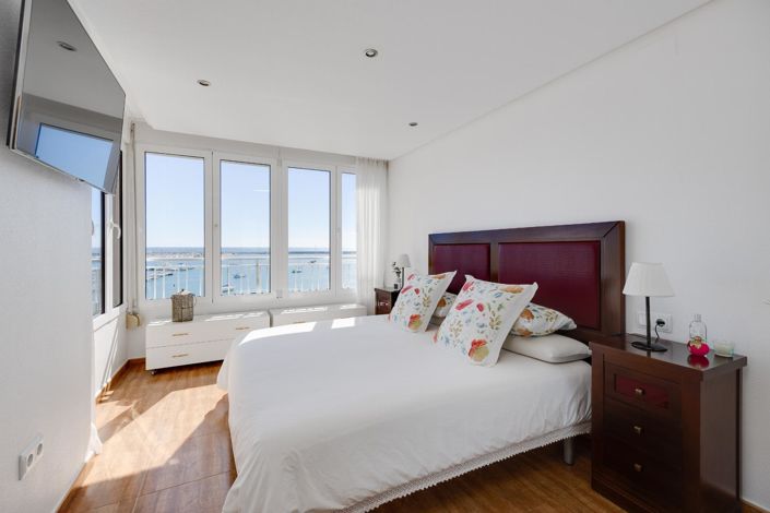 Image No.21-3 Bed Apartment for sale