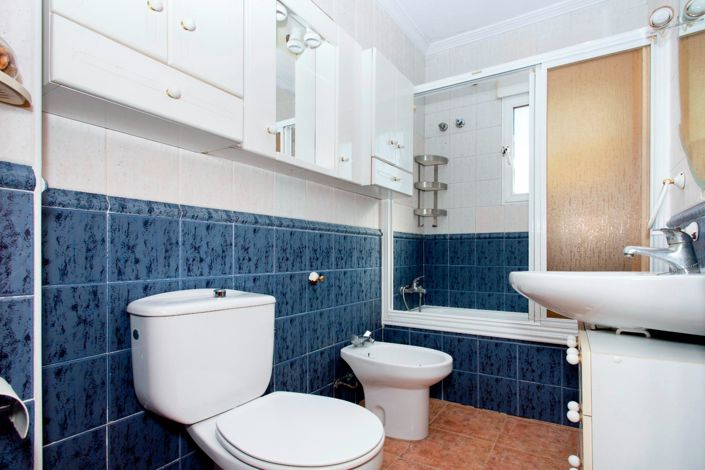 Image No.14-2 Bed Property for sale