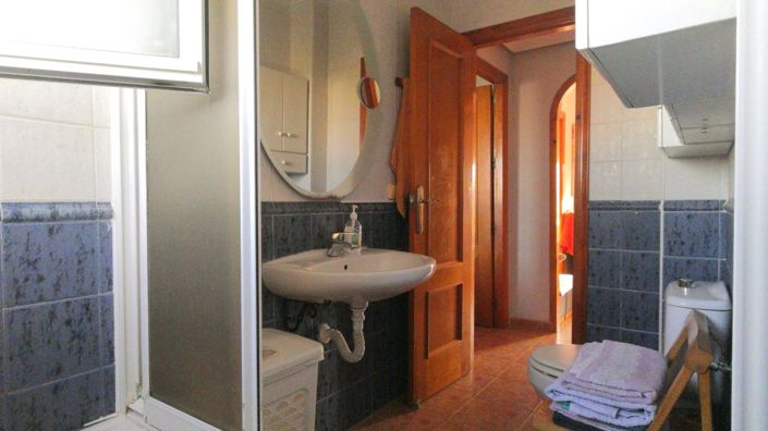 Image No.15-2 Bed Property for sale