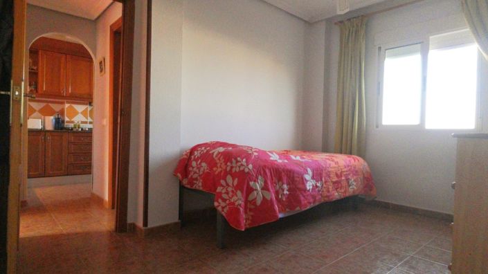 Image No.17-2 Bed Property for sale