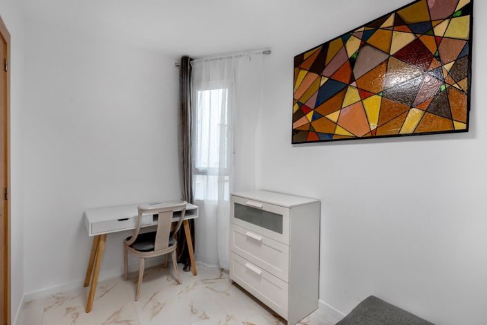 Image No.10-3 Bed Apartment for sale