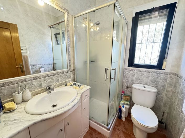 Image No.9-3 Bed Country House for sale