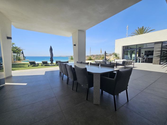 Image No.13-Villa de 4 chambres à vendre à Cabo Roig