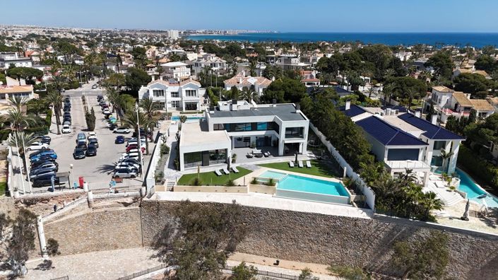 Image No.18-Villa de 4 chambres à vendre à Cabo Roig