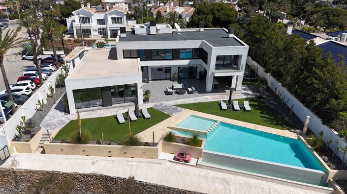 Image No.2-Villa de 4 chambres à vendre à Cabo Roig