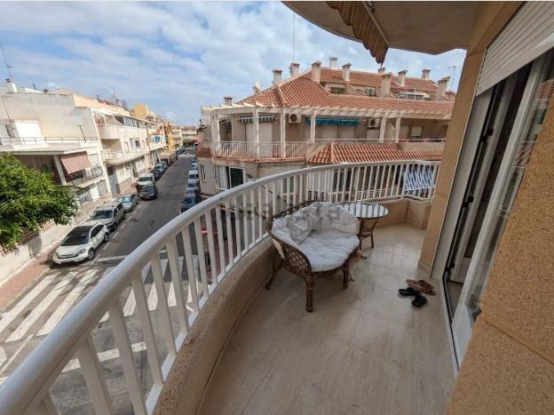 Image No.1-Appartement de 2 chambres à vendre à Torrevieja