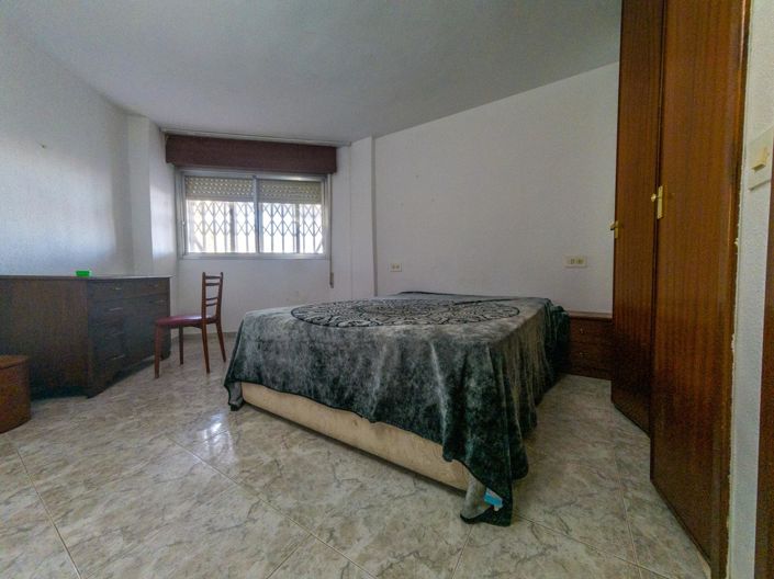 Image No.17-3 Bed Apartment for sale