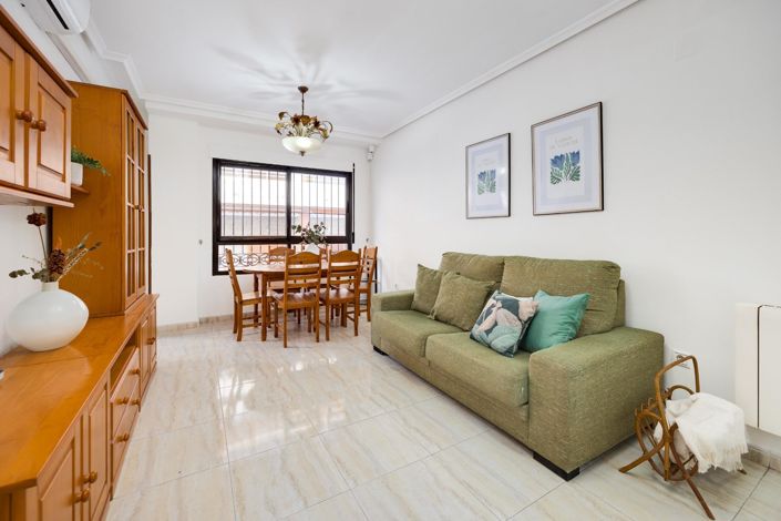 Image No.1-Appartement de 2 chambres à vendre à Torrevieja