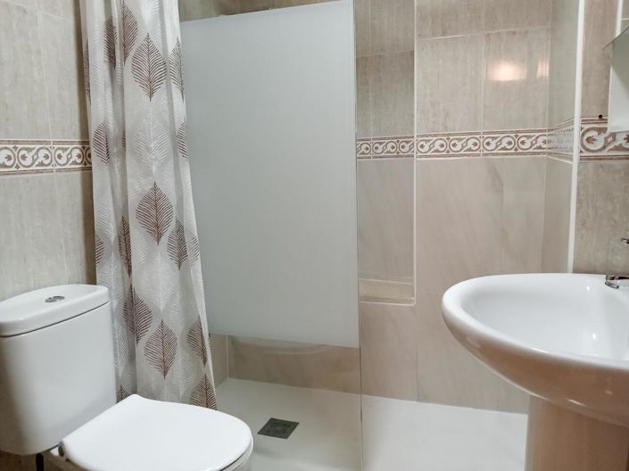 Image No.21-2 Bed Apartment for sale