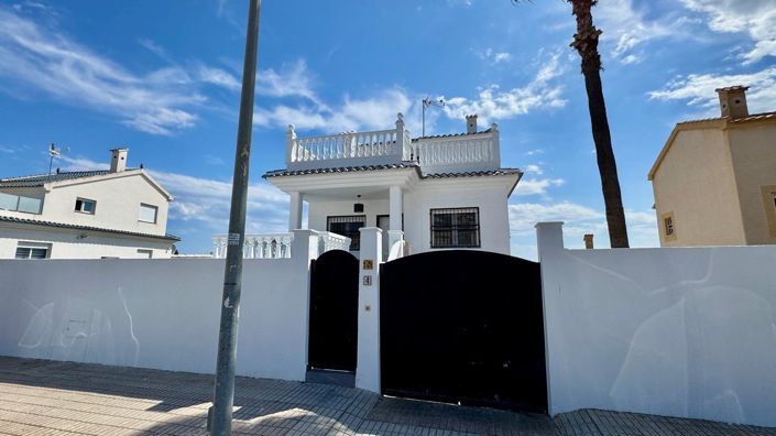 Image No.1-4 Bed Villa for sale
