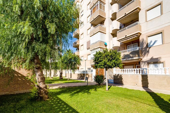 Image No.1-Appartement de 2 chambres à vendre à Torrevieja