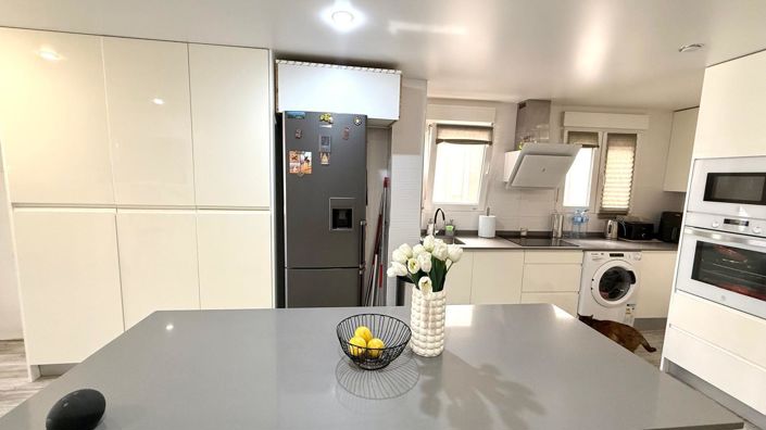 Image No.18-3 Bed Apartment for sale