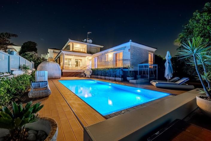 Image No.1-5 Bed Villa for sale