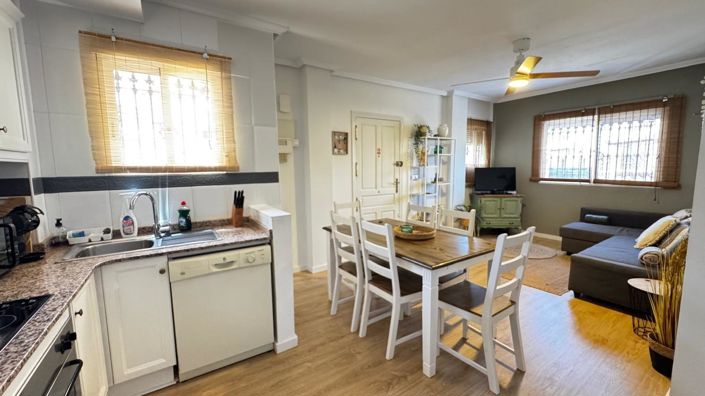 Image No.15-3 Bed House for sale