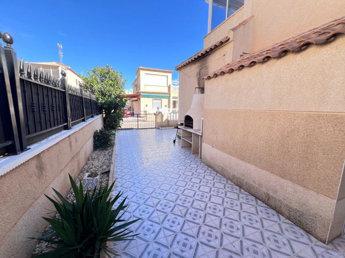 Image No.16-3 Bed House for sale