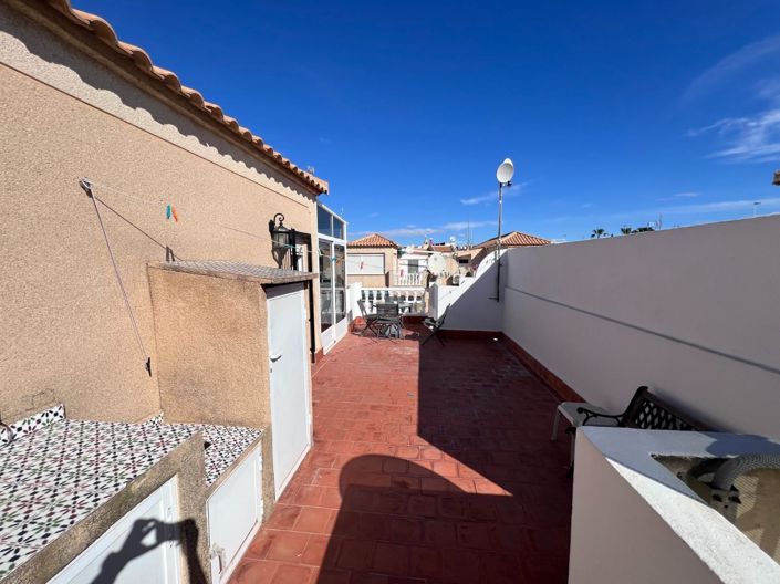 Image No.19-3 Bed House for sale