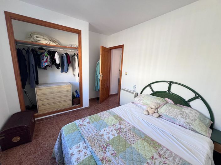 Image No.25-3 Bed House for sale