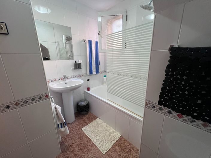 Image No.27-3 Bed House for sale