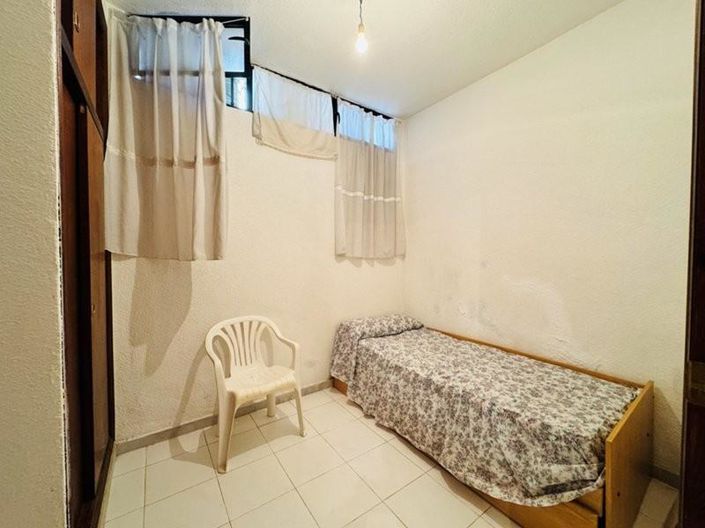 Image No.18-3 Bed House for sale