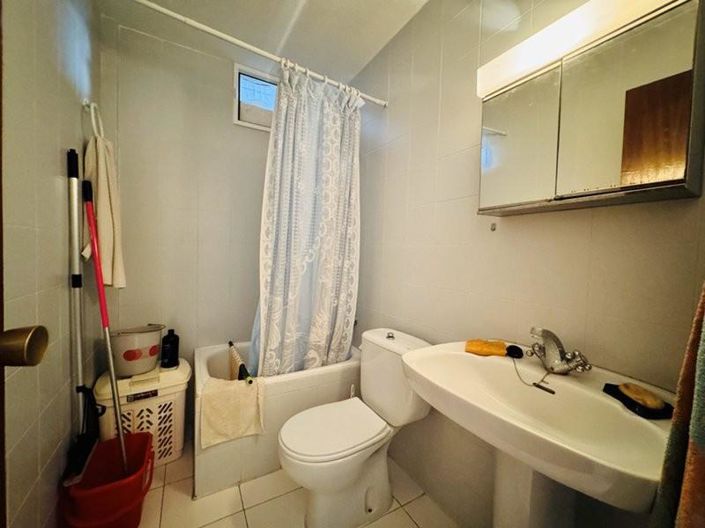 Image No.19-3 Bed House for sale