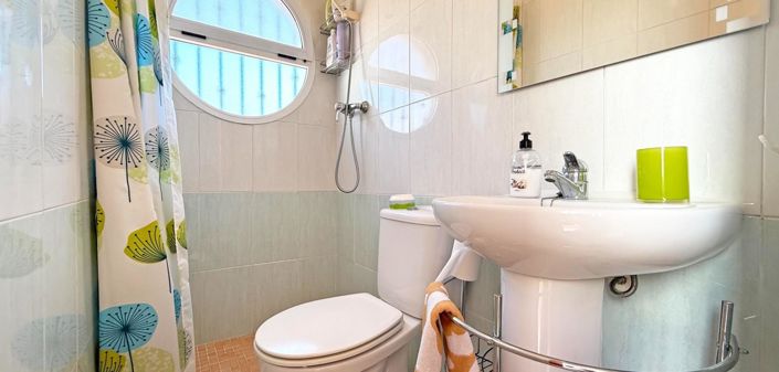 Image No.28-2 Bed House for sale