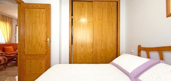 Image No.7-2 Bed House for sale