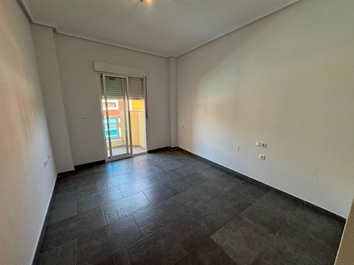Image No.1-3 Bed Apartment for sale