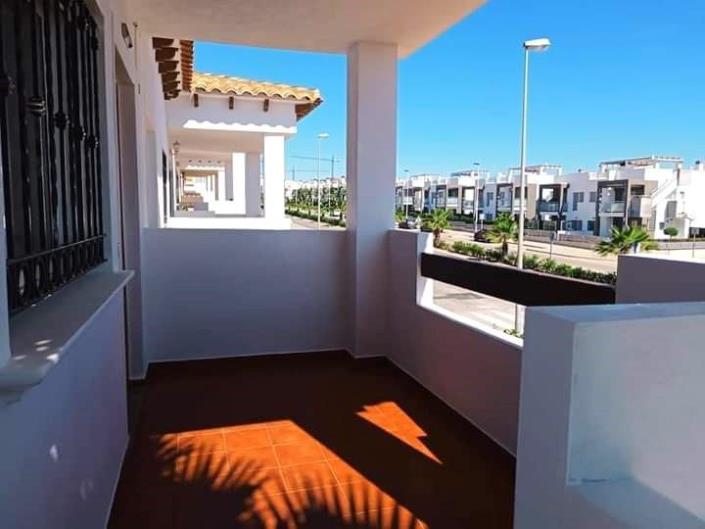 Image No.2-Bungalow de 2 chambres à vendre à Torrevieja