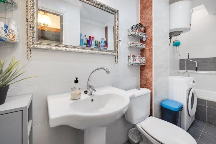 Image No.26-2 Bed Bungalow for sale