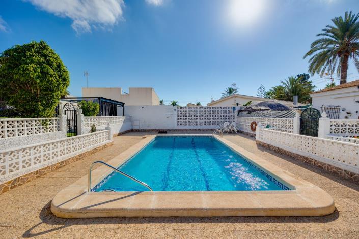 Image No.17-2 Bed Bungalow for sale