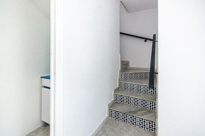 Image No.12-3 Bed Villa for sale