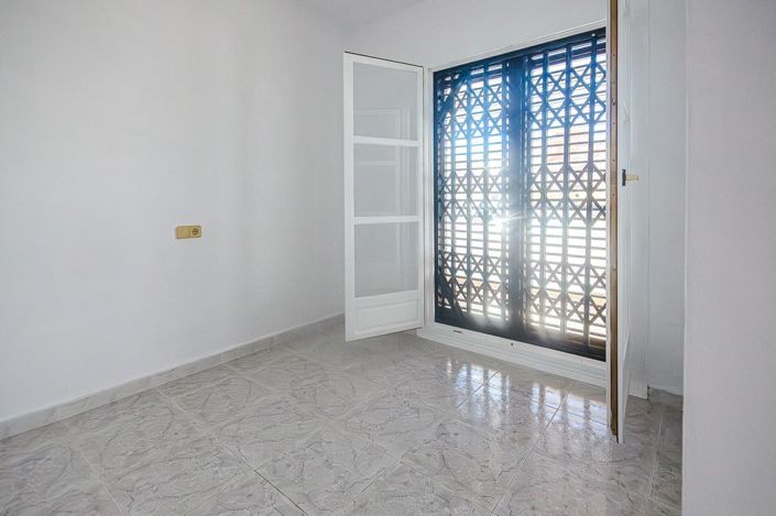 Image No.17-3 Bed Villa for sale