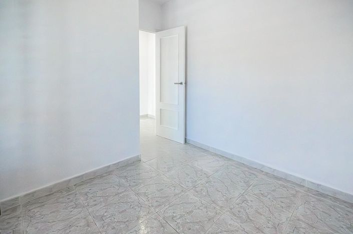 Image No.18-3 Bed Villa for sale