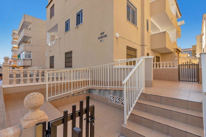 Image No.24-3 Bed Apartment for sale