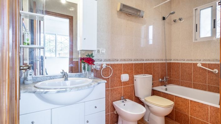 Image No.11-2 Bed Villa for sale