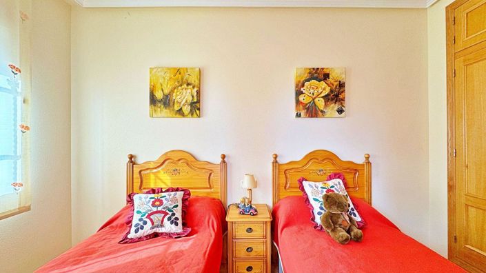 Image No.24-3 Bed House for sale