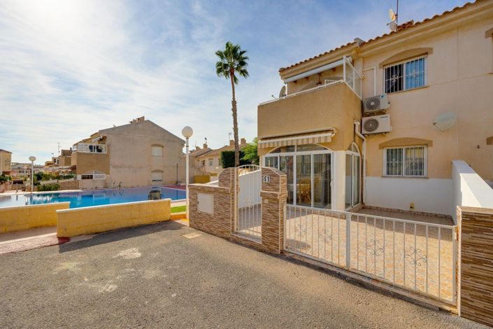 Image No.2-Bungalow de 2 chambres à vendre à Torrevieja
