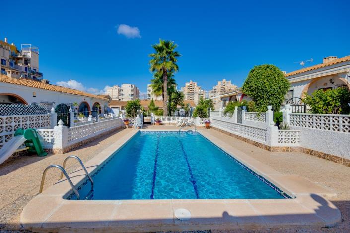 Image No.18-2 Bed Barn for sale