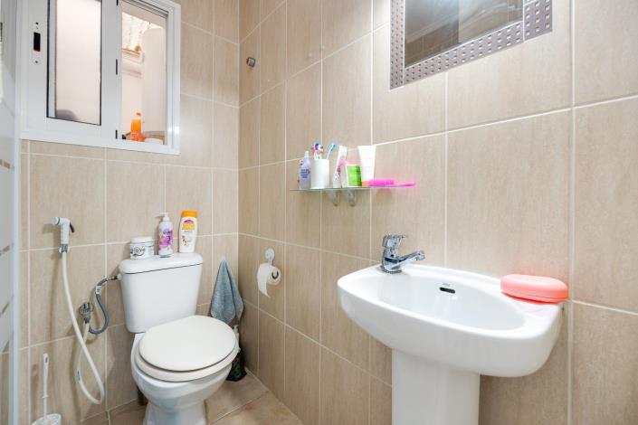 Image No.25-2 Bed Bungalow for sale