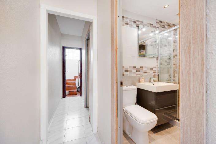 Image No.21-2 Bed Bungalow for sale