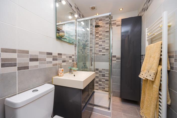 Image No.22-2 Bed Bungalow for sale